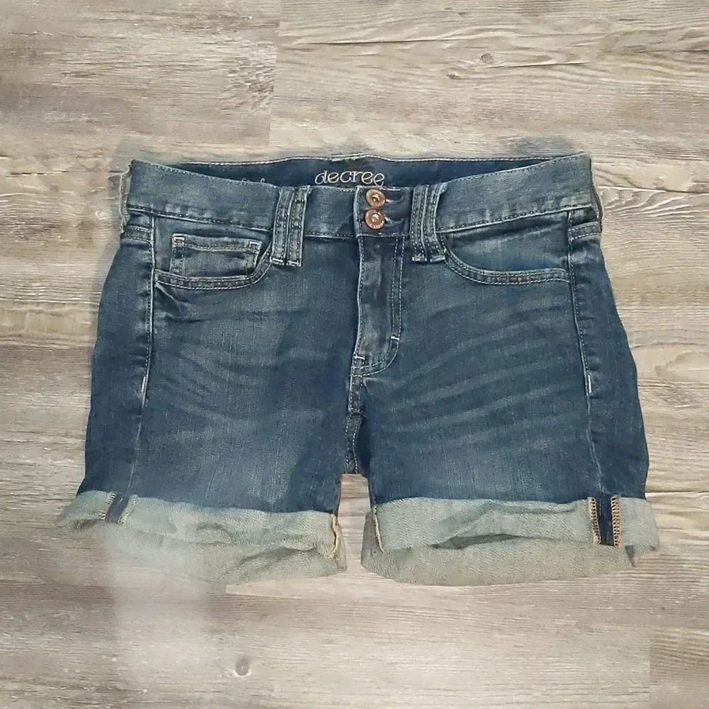 Decree boyfriend denim shorts Sz 1 NWOT
